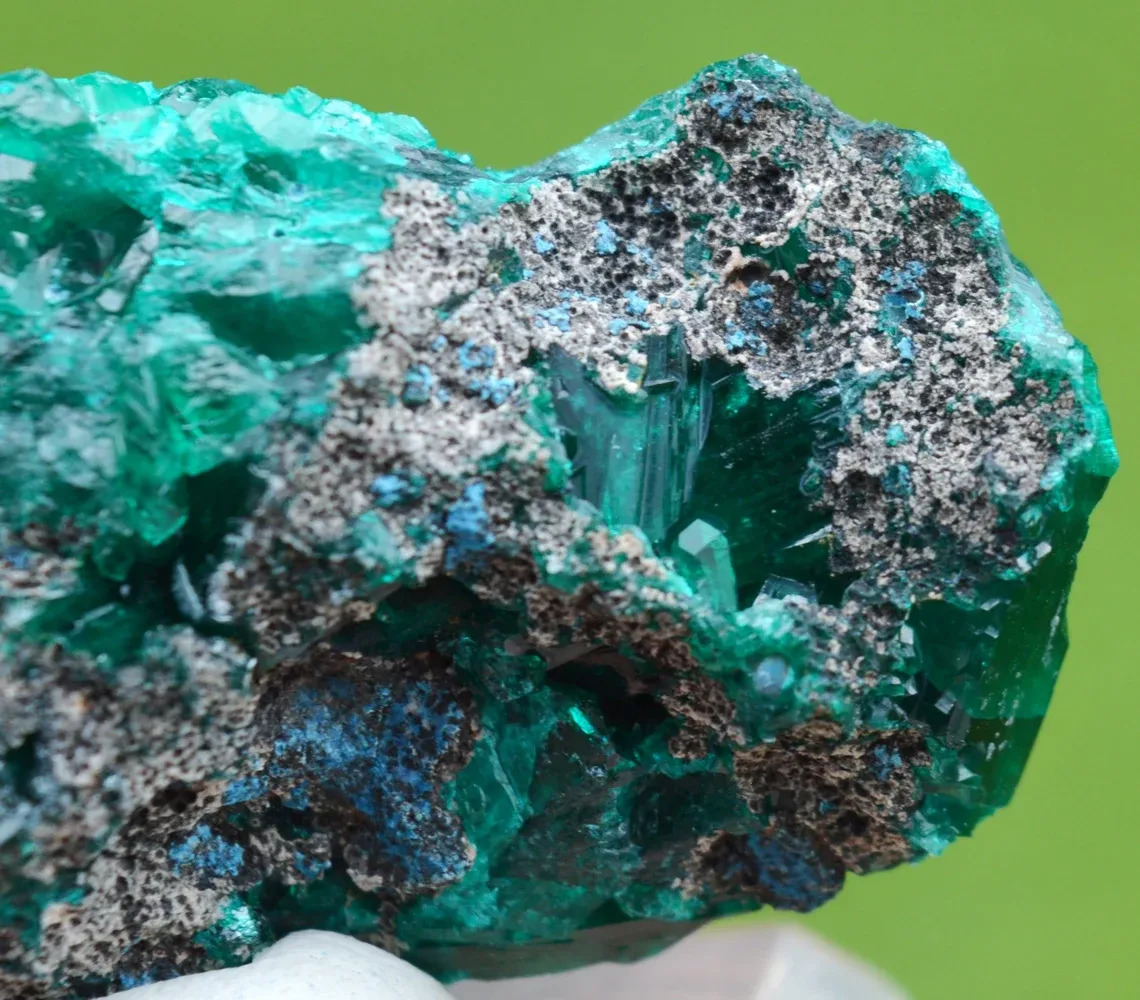 Dioptase 46 grams - Tantara Mine, Shinkolobwe, Kambove Territory, Haut-Katanga, DR Congo - image 6