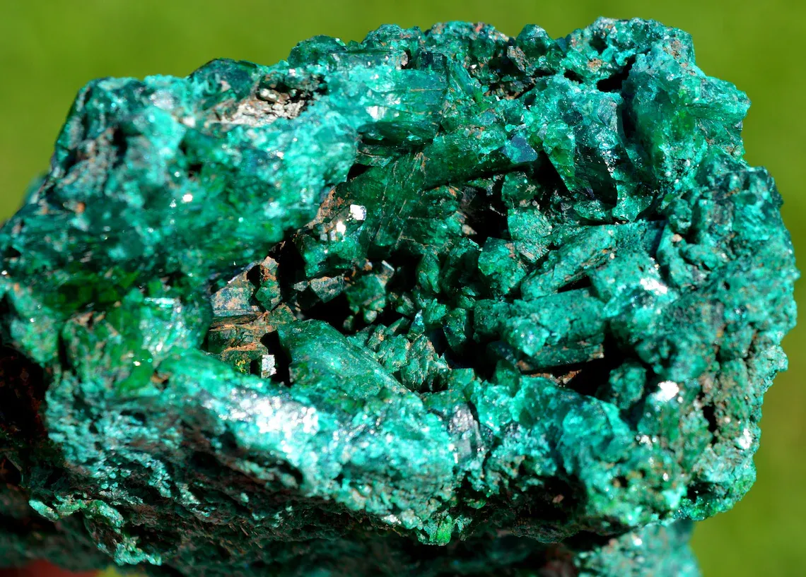 Dioptase 937 grams - Mpita prospect, Kimbedi, Mindouli District, Pool Department, Republic Congo - image 7