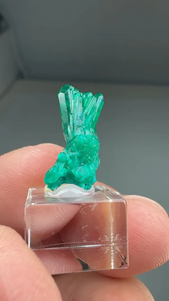 Dioptase - image 2