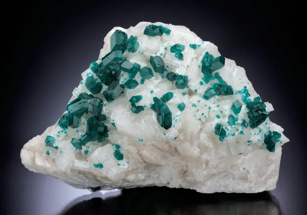 Dioptase, Calcite image