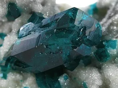 Dioptase, Calcite - image 2