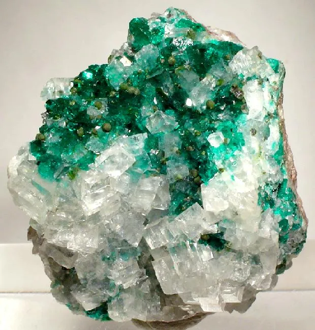 Dioptase, Calcite image