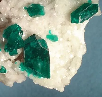 Dioptase, Calcite - image 2