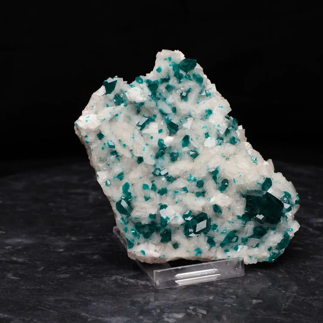 Dioptase, Calcite - image 2