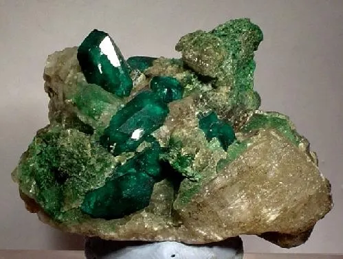 Dioptase, Calcite image