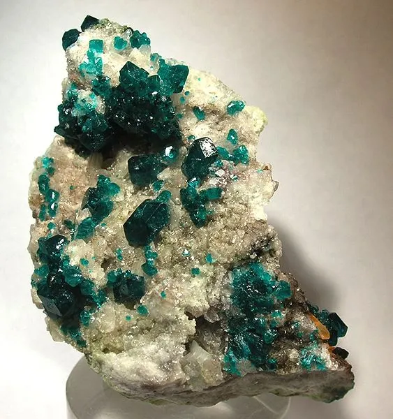 Dioptase, Calcite image