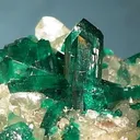 Dioptase, Calcite - image 2