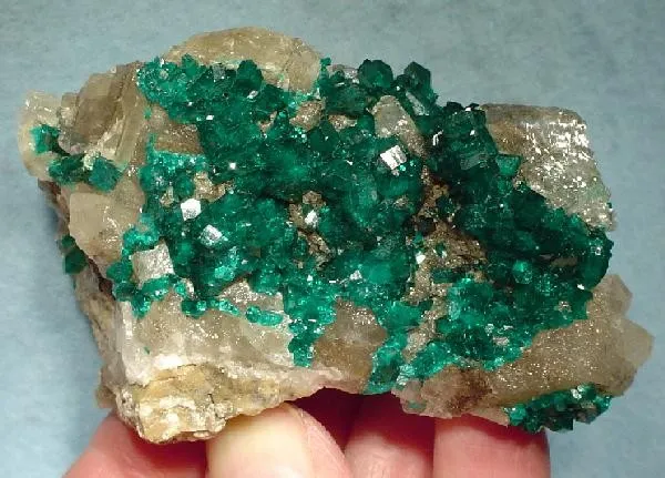 Dioptase, Calcite image