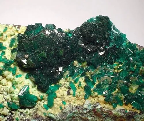Dioptase - image 2