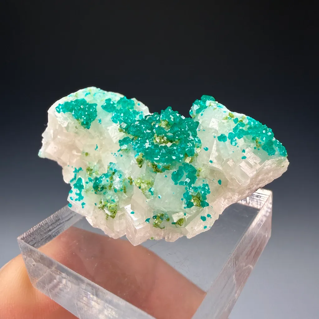 Dioptase - image 2