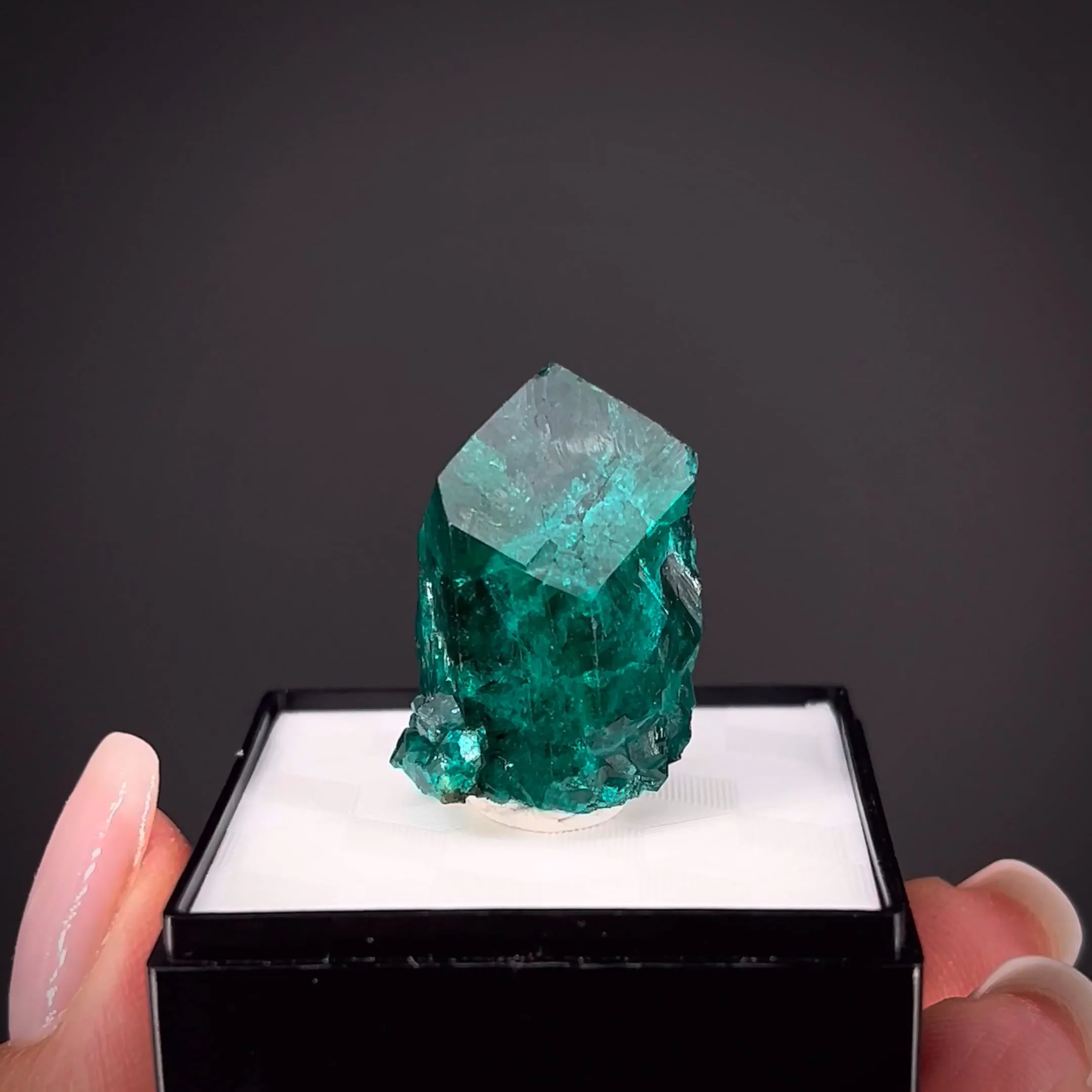Dioptase - image 3