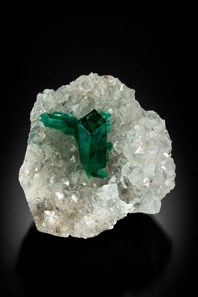Dioptase from Namibia, Oshikoto Region, Tsumeb image