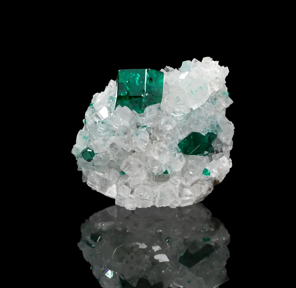 Dioptase from Namibia, Oshikoto Region, Tsumeb image