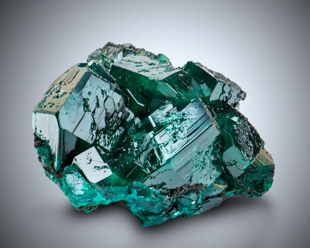 Dioptase from Republic of the Congo, Pool Department, Mindouli District, Mindouli, N'tola Mine image