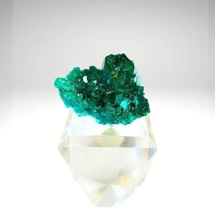 Dioptase from Republic of the Congo, Pool Department, Renéville image
