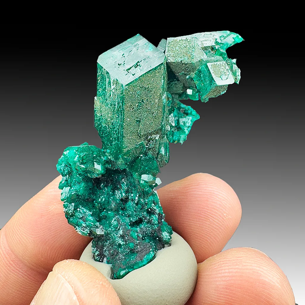 Dioptase from Sanda Hills occurrences, Mindouli, Mindouli District, Pool Department, Republic of the Congo image