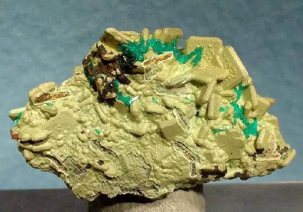 Dioptase, Hydrozincite, Wulfenite image