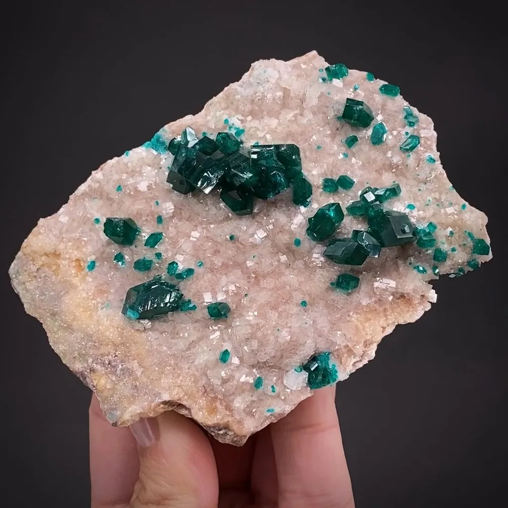 Dioptase on Calcite image