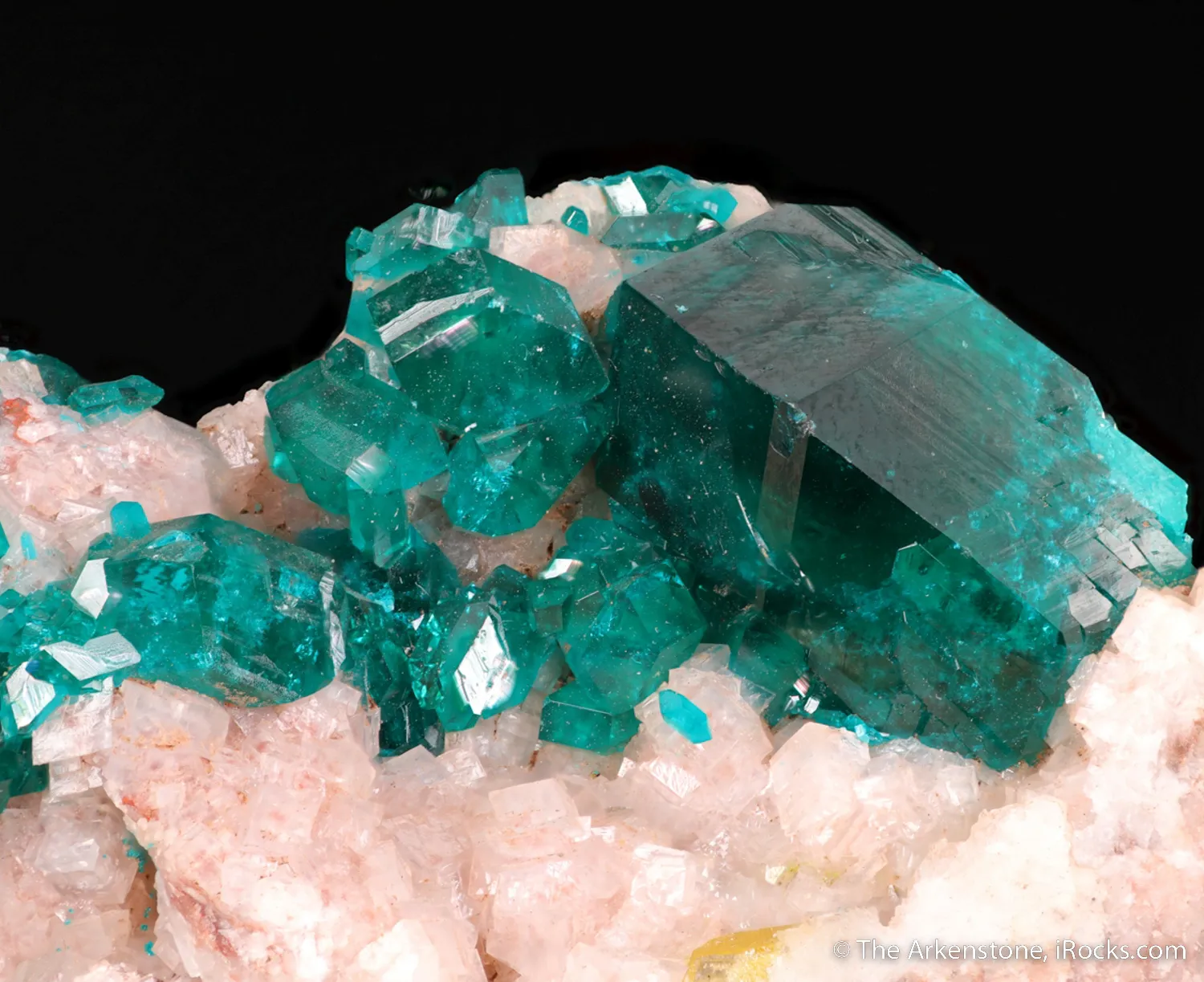 Dioptase on Calcite - image 4