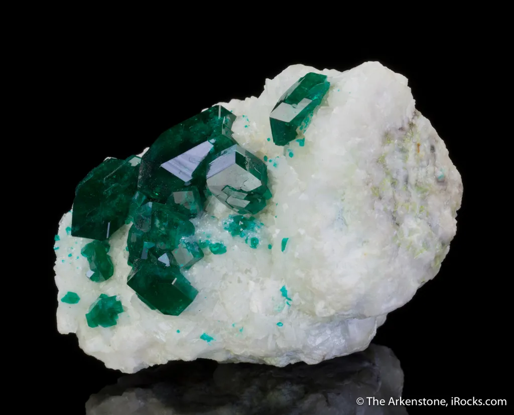Dioptase on Calcite - image 3