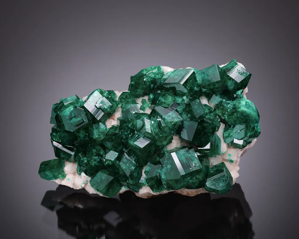 Dioptase on Calcite image