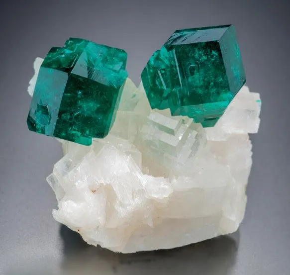 Dioptase on Calcite image