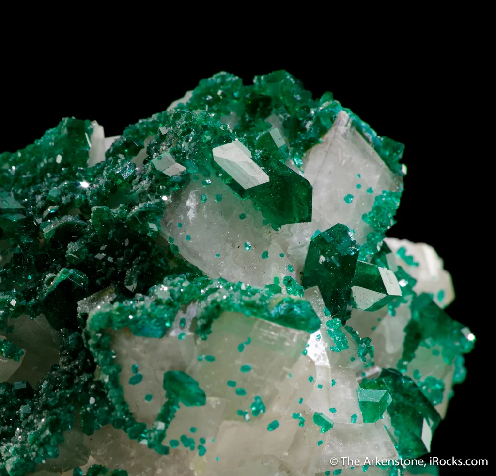 Dioptase on Calcite - image 3
