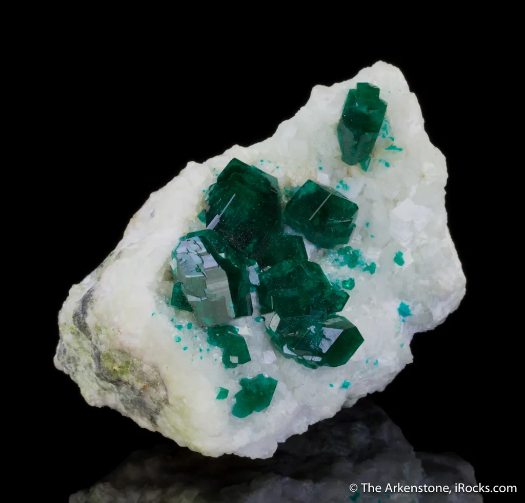 Dioptase on Calcite - image 4