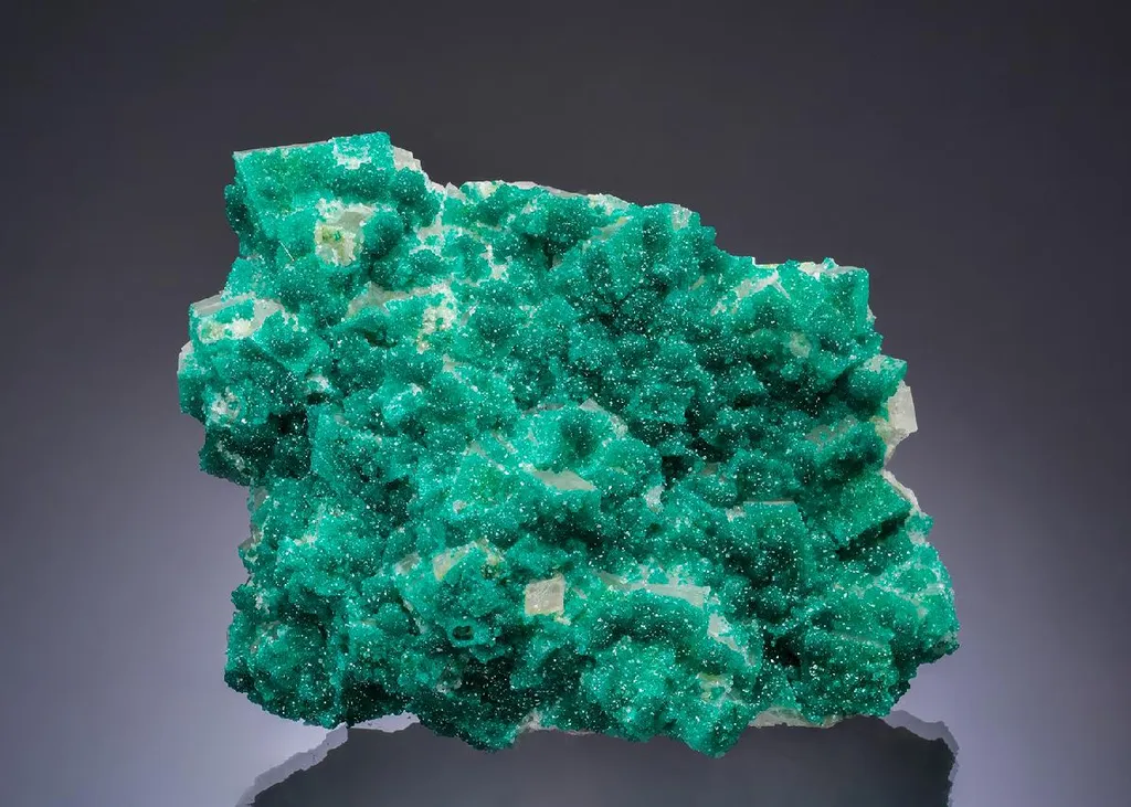 Dioptase on Calcite image