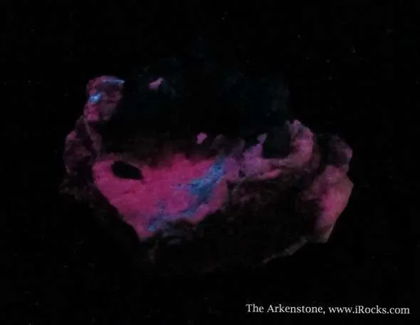 Dioptase on Calcite - image 5