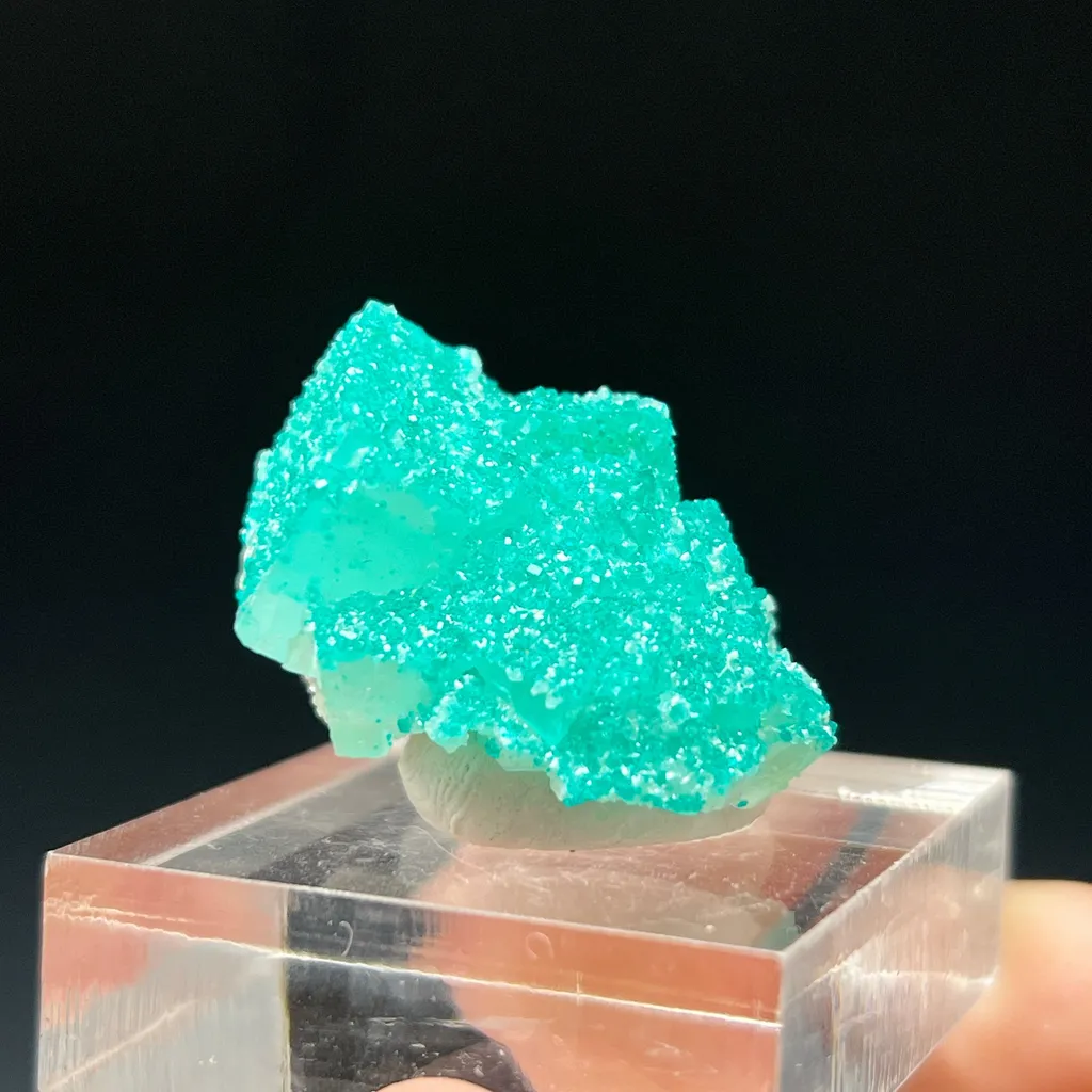 Dioptase on Calcite - image 3