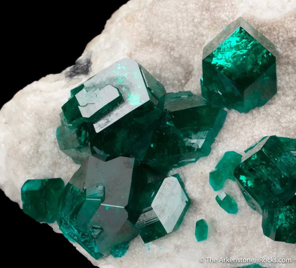 Dioptase on Calcite - image 2