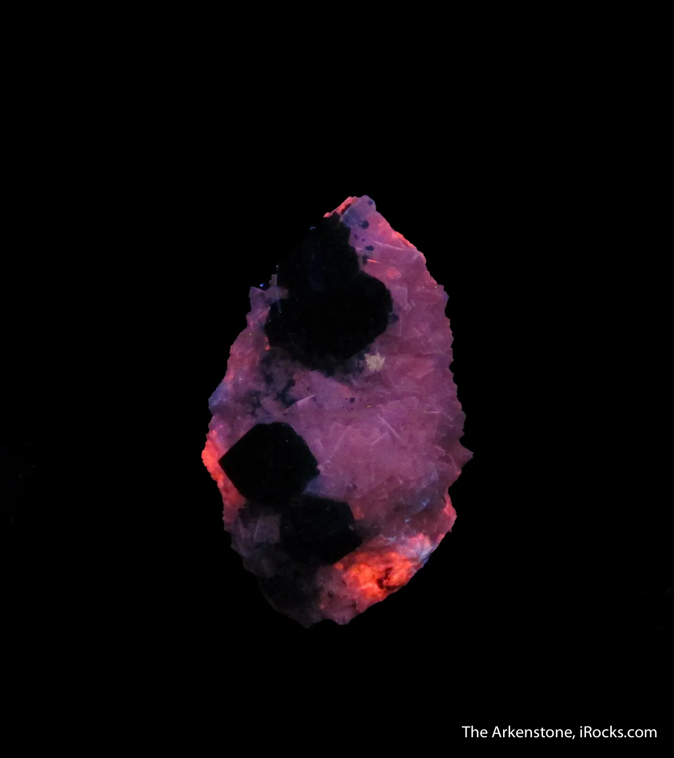 Dioptase on Calcite (fluor.) - image 7