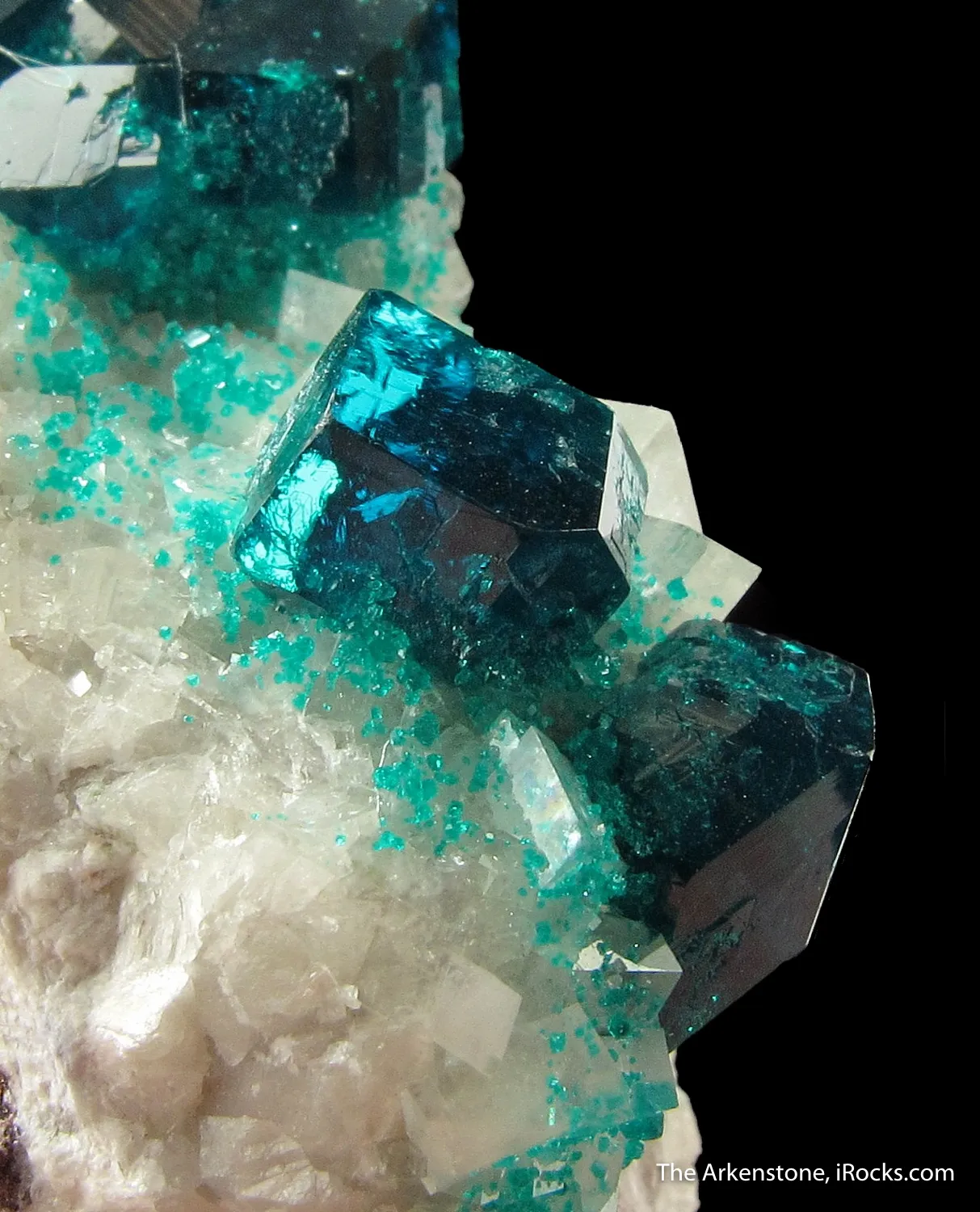 Dioptase on Calcite (fluor.) - image 4