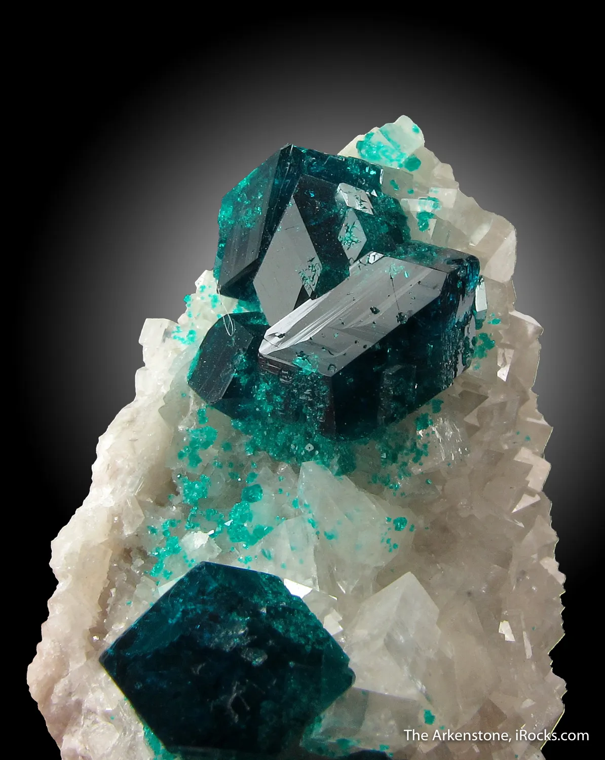 Dioptase on Calcite (fluor.) - image 1