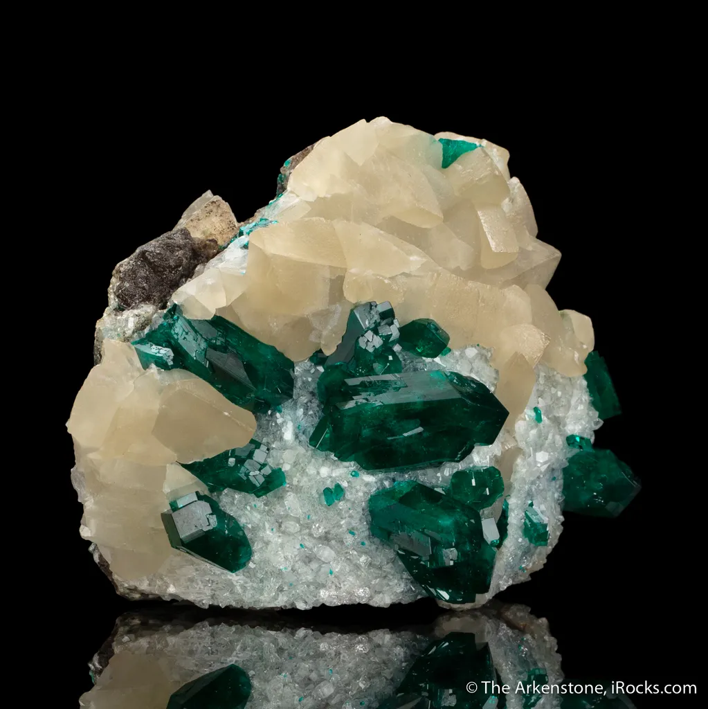 Dioptase on Calcite, with Calcite image