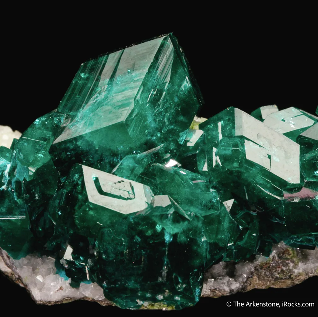Dioptase on Calcite with Duftite image