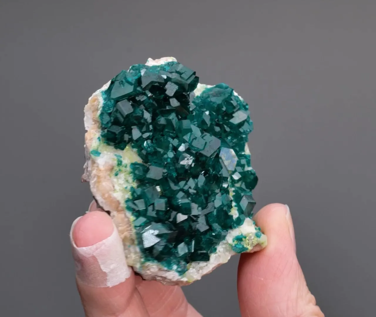 Dioptase on Calcite with Duftite - image 2