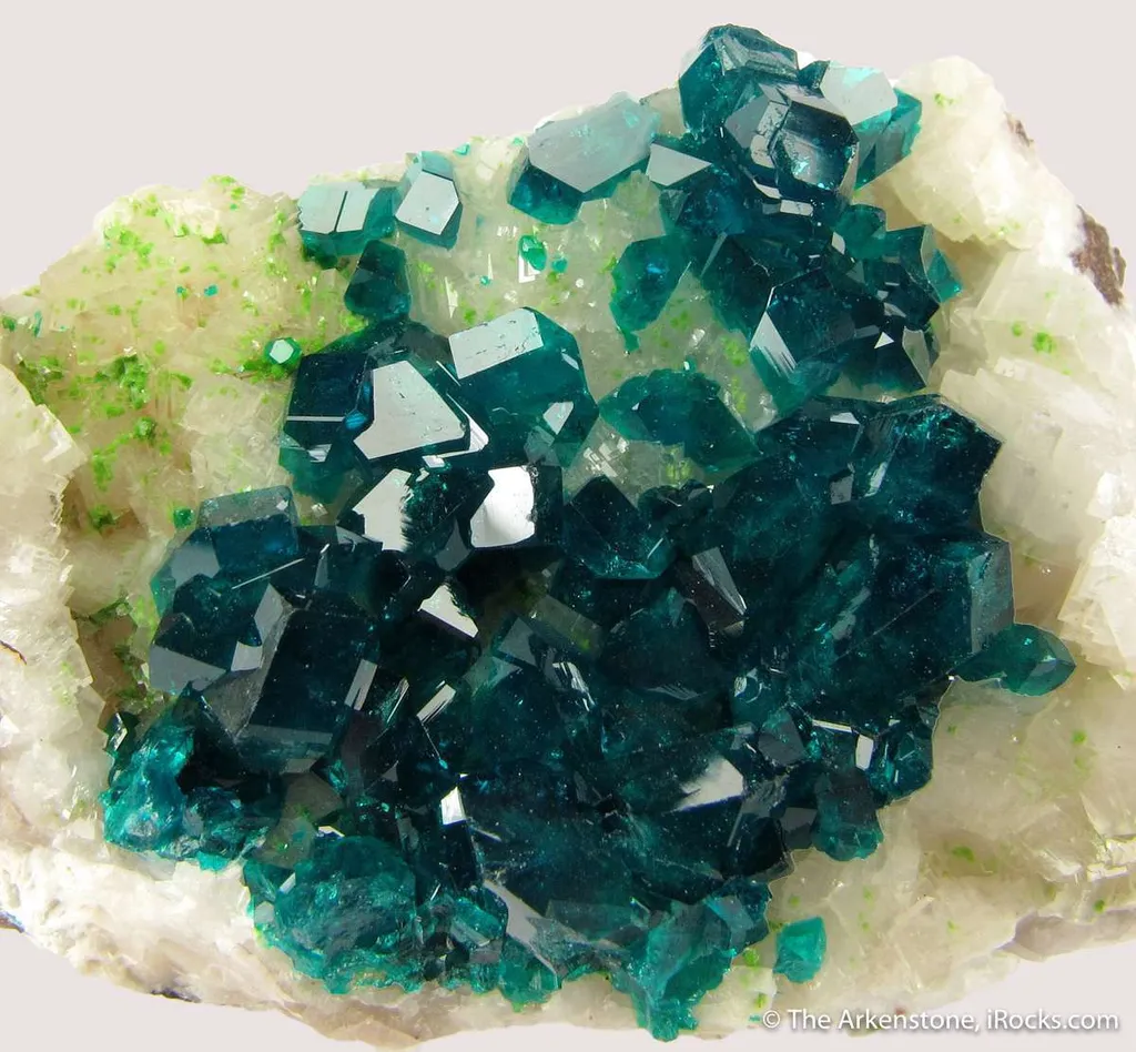Dioptase on Calcite with Duftite image