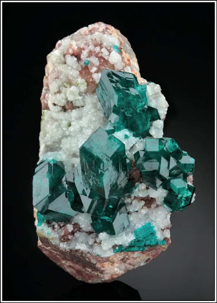 Dioptase on minrecordite image