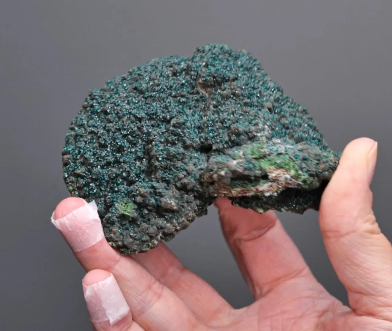 Dioptase on Mottramite - image 2