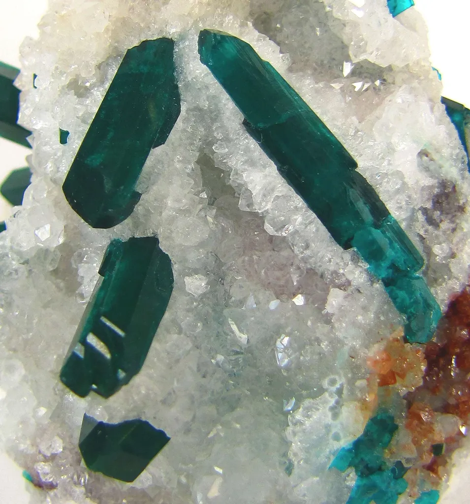 Dioptase on Quartz - image 4