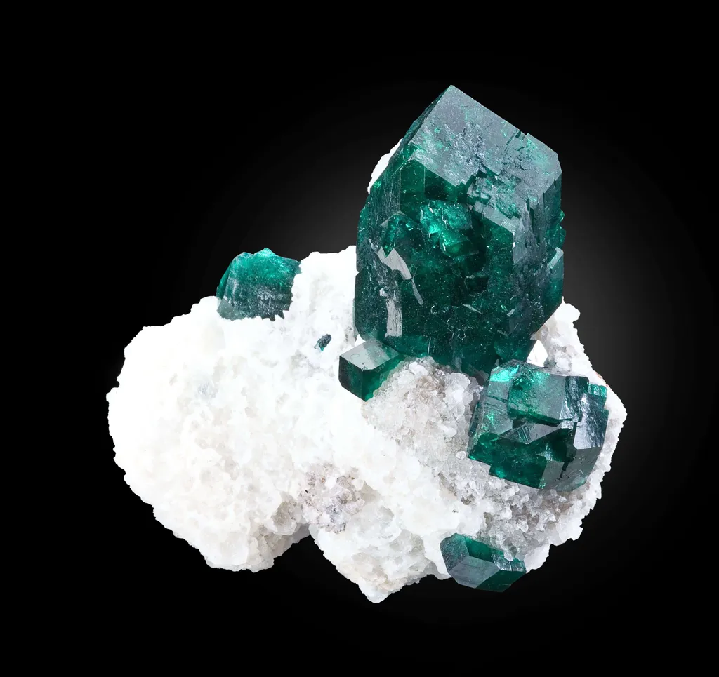 Dioptase on Quartz - image 2