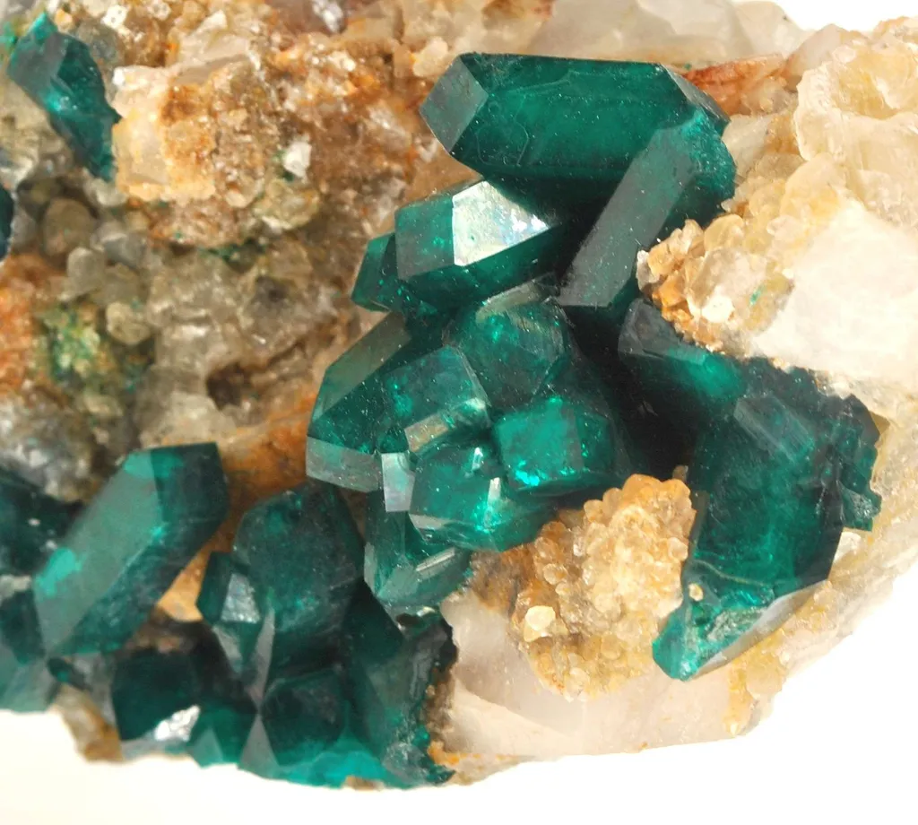 Dioptase on Quartz - image 3