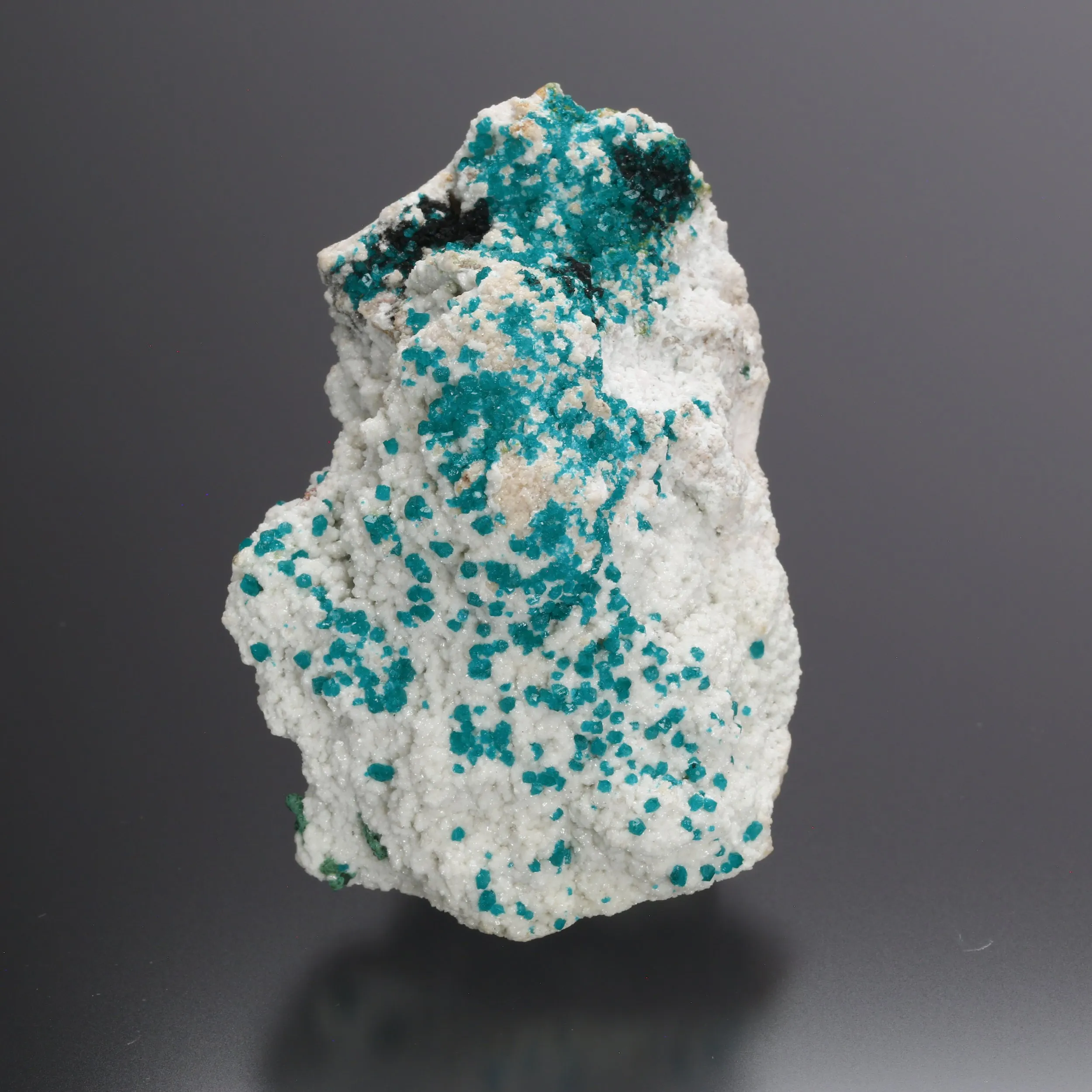 Dioptase on Smithsonite - image 1