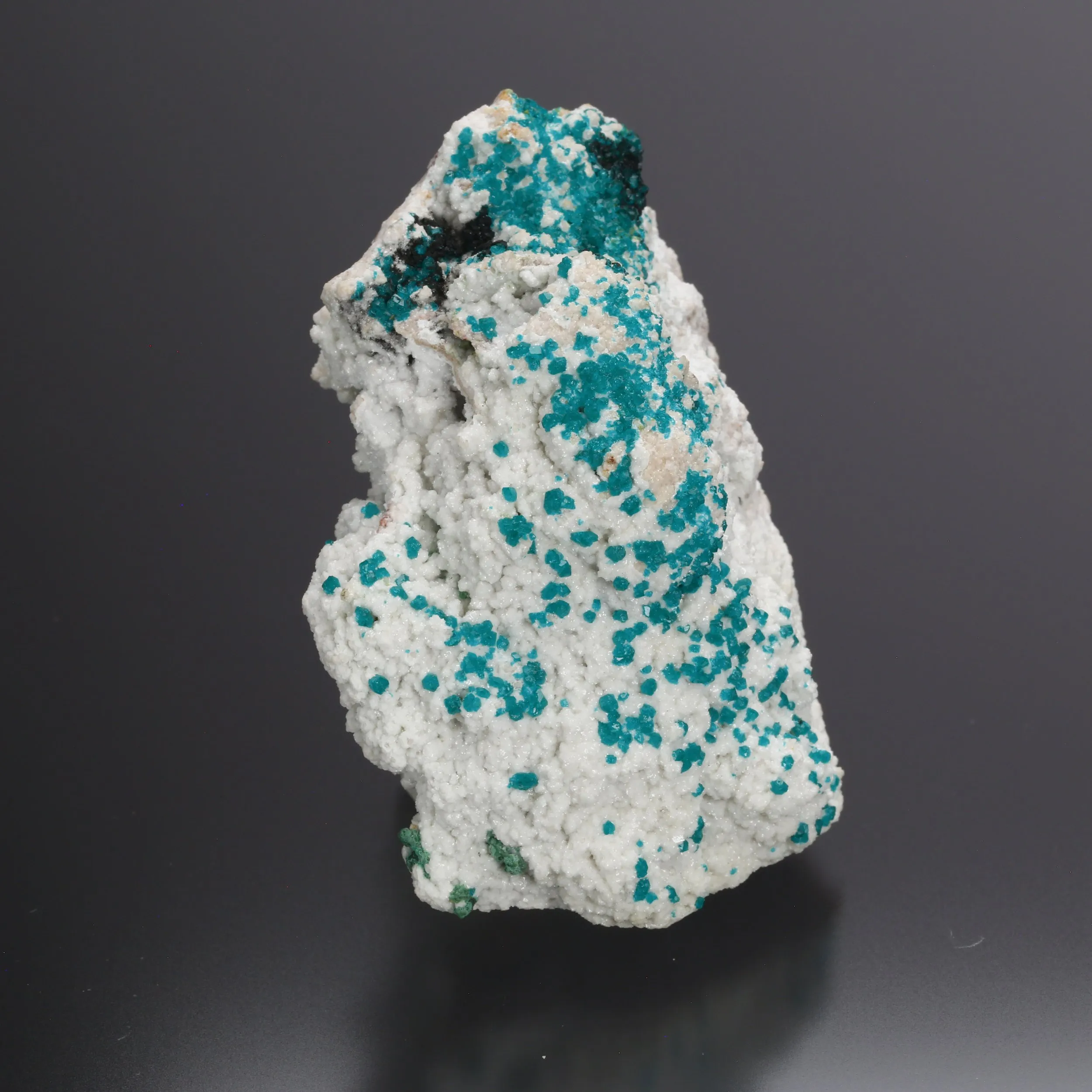 Dioptase on Smithsonite - image 2