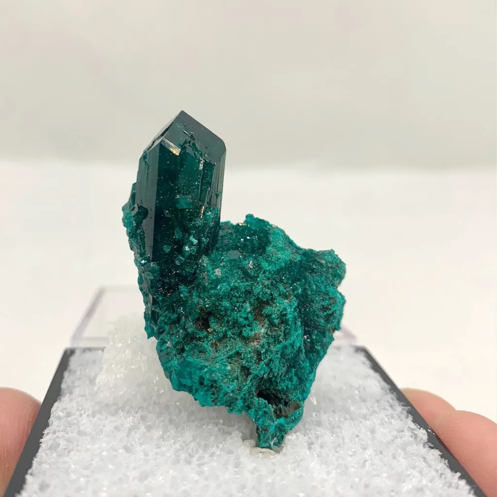 Dioptase - Republic of Congo image