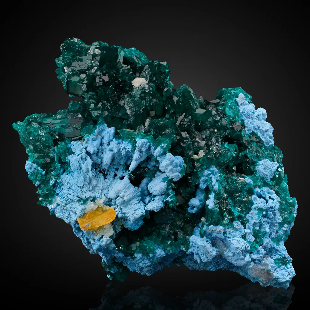 Dioptase, Shattuckite, Wulfenite image