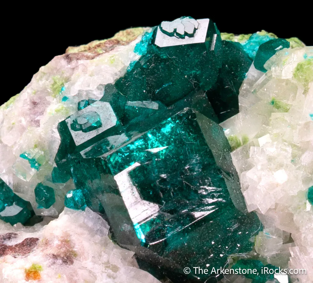 Dioptase with Calcite - image 5