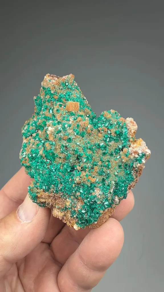 Dioptase with Calcite - image 2